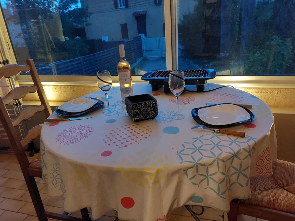 Home Tranquille Dans La Cite Du Mimosa - 2 Etoiles - Axelle Loc'Appart 망들리유 라 나플 외부 사진