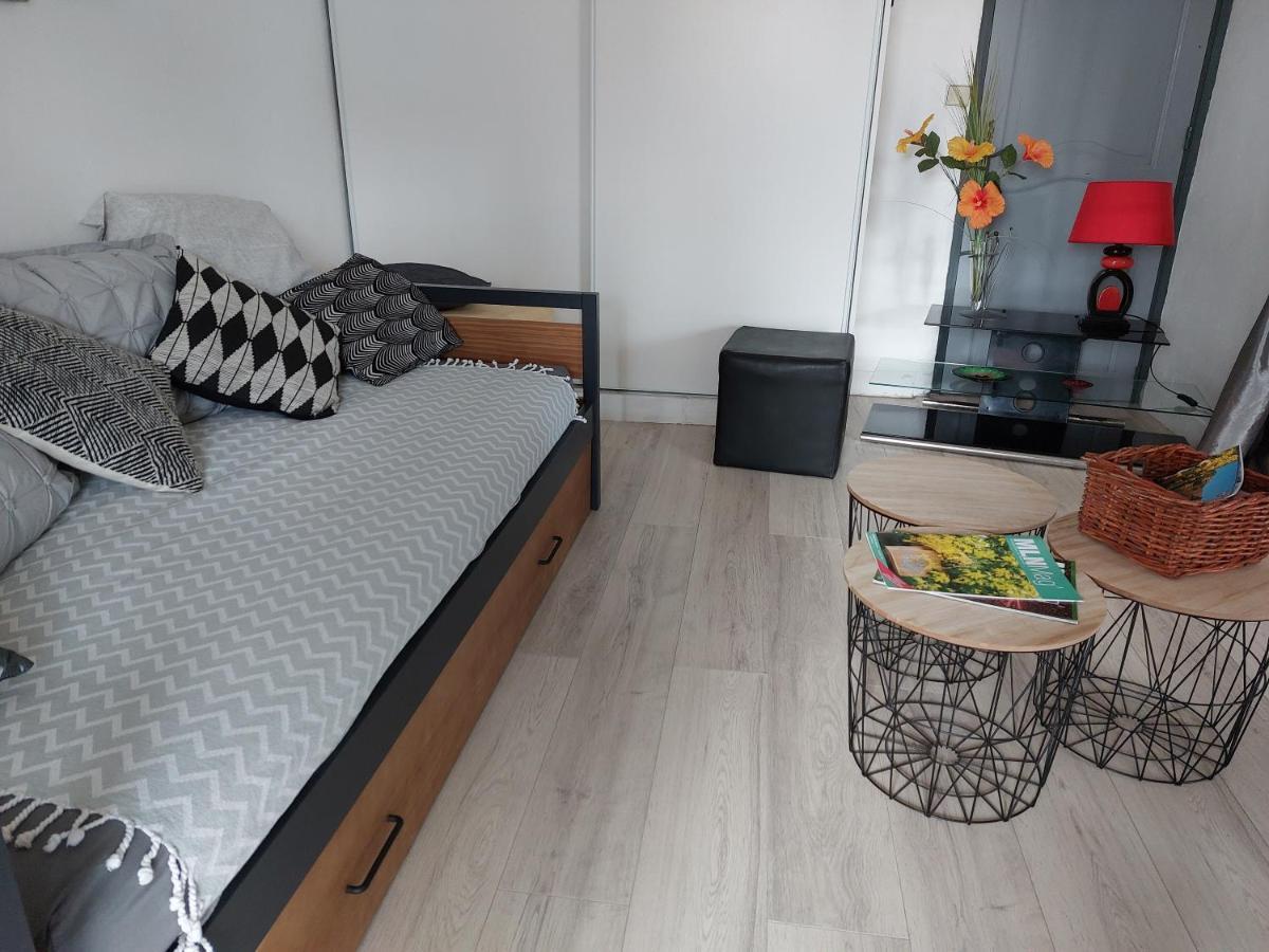 Home Tranquille Dans La Cite Du Mimosa - 2 Etoiles - Axelle Loc'Appart 망들리유 라 나플 외부 사진