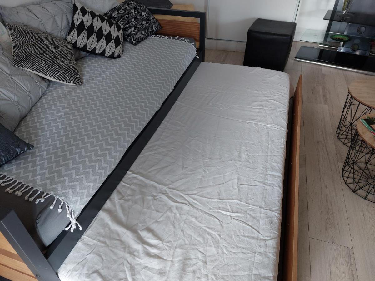 Home Tranquille Dans La Cite Du Mimosa - 2 Etoiles - Axelle Loc'Appart 망들리유 라 나플 외부 사진