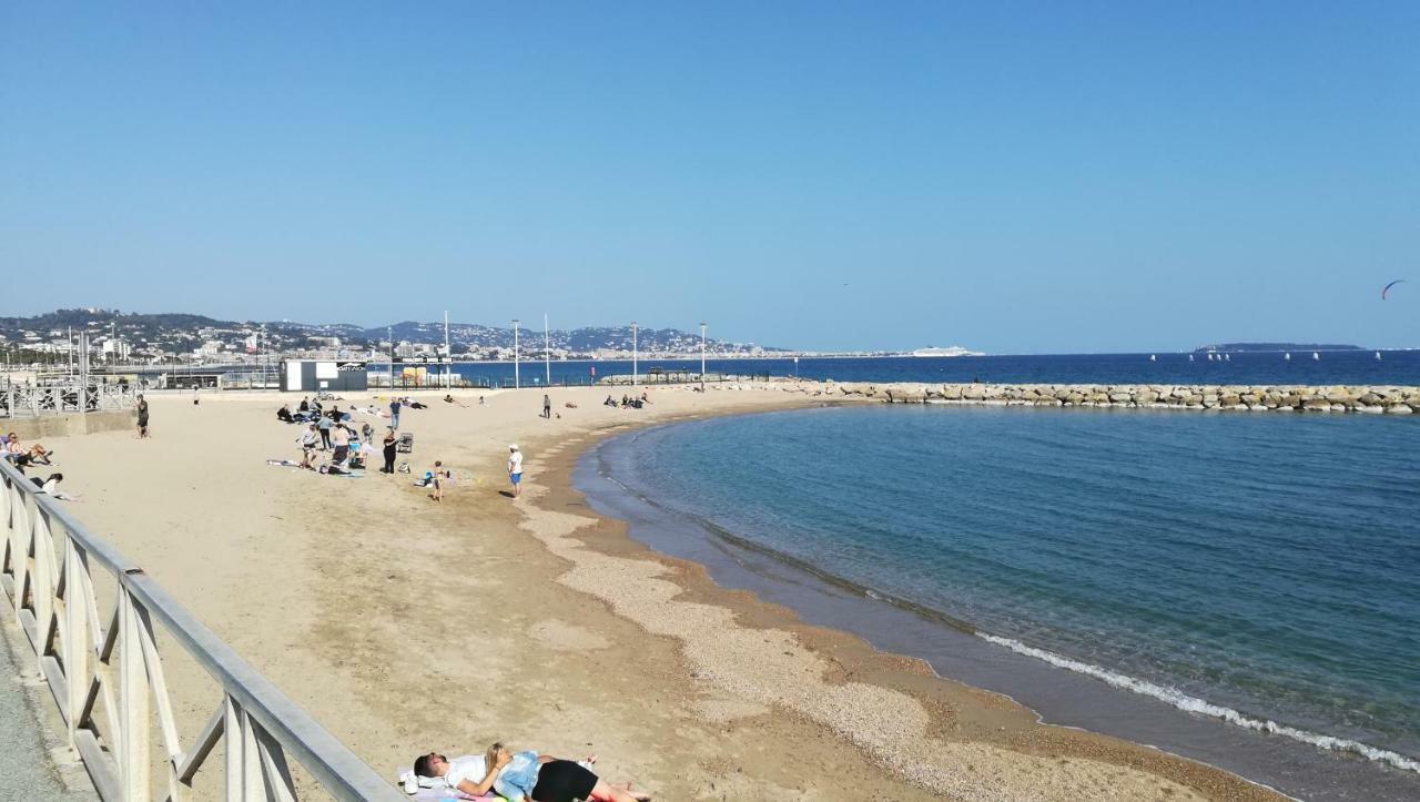Home Tranquille Dans La Cite Du Mimosa - 2 Etoiles - Axelle Loc'Appart 망들리유 라 나플 외부 사진